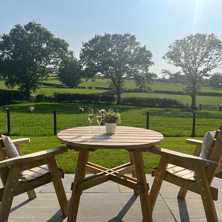 Villa Yr Onnen Ruthin Esterno foto