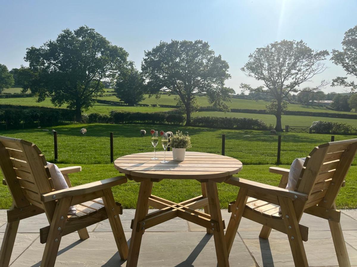 Villa Yr Onnen Ruthin Esterno foto