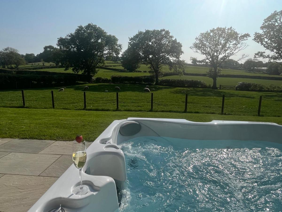 Villa Yr Onnen Ruthin Esterno foto